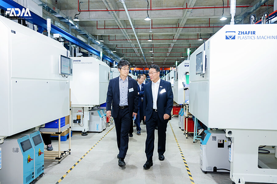 A Visit to Hhub and the New Industrial Exhibition Hall (3)