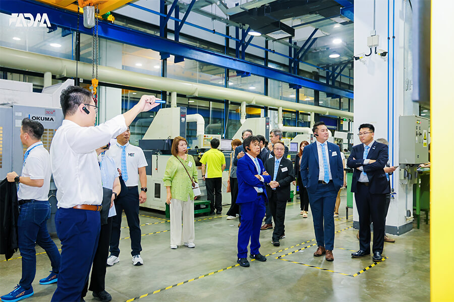 Delegates from member associations visited Hongrita’s showroom, fully automatic flexible mould production line, lights-out injection moulding workshops, GMP workshop and LSR injection moulding Work ( (3)