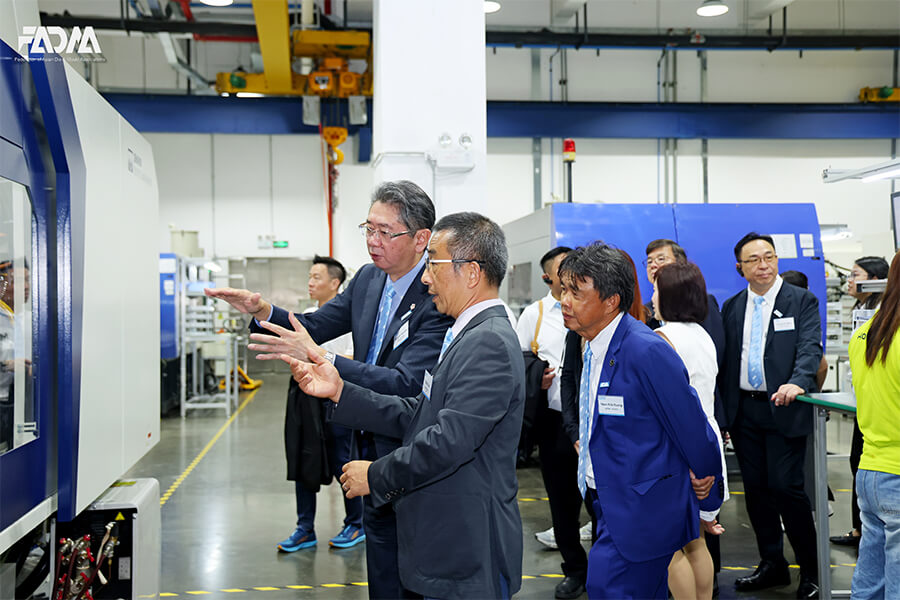 Delegates from member associations visited Hongrita’s showroom, fully automatic flexible mould production line, lights-out injection moulding workshops, GMP workshop and LSR injection moulding Work ( (4)