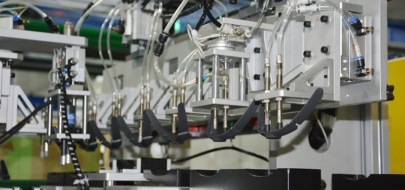 Why Medical Device Applications Require a High-Performance LSR Molding Factory (1)
